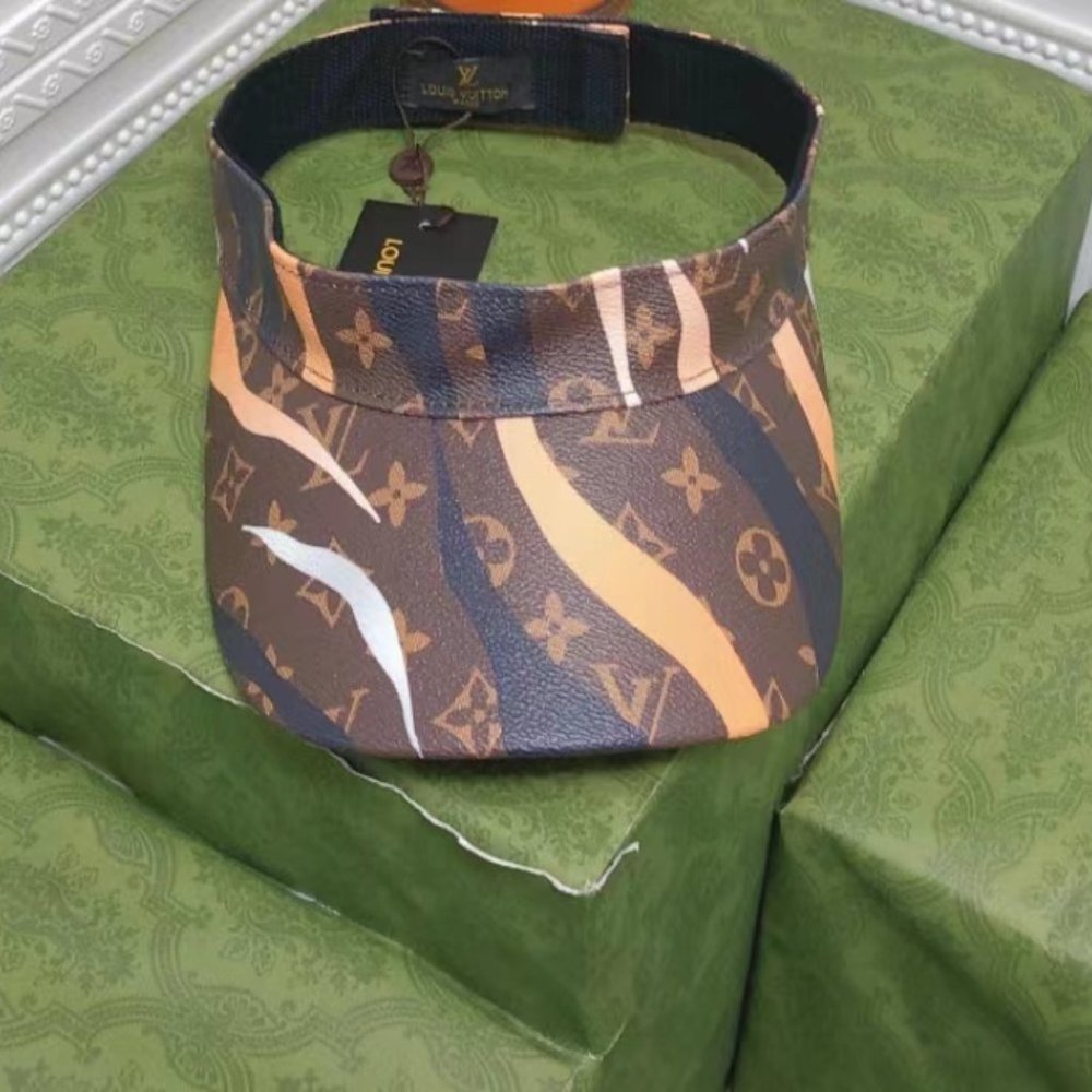 Louis Vuitton empty top hat